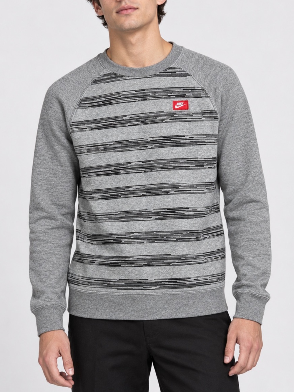Nike Men’s Glitch Stripe Retro Crewneck Sweatshirt Small
